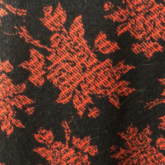 Lula Roe Irma - Picture 3 of 3